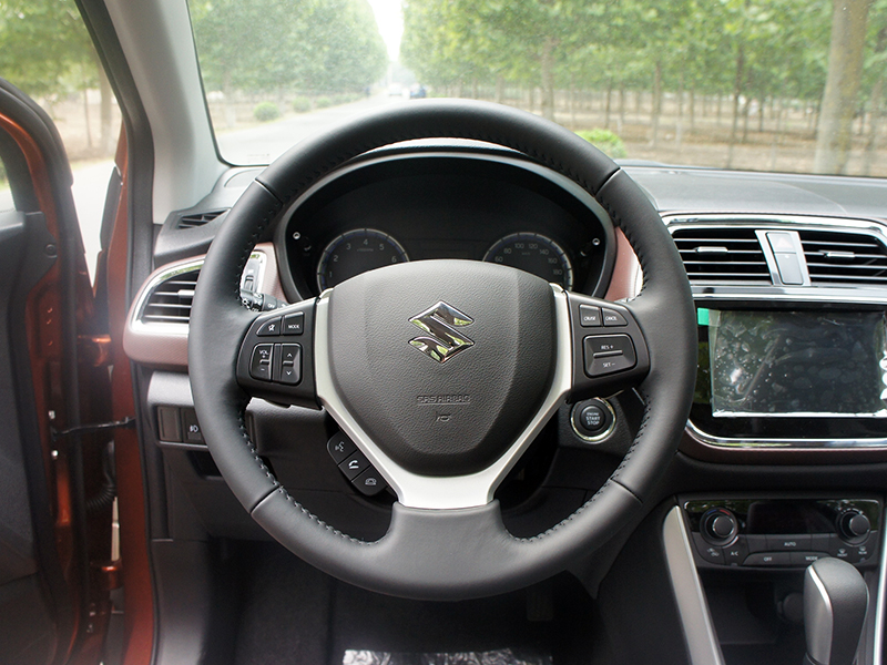 外观没啥特点的车,外观动力不差的车