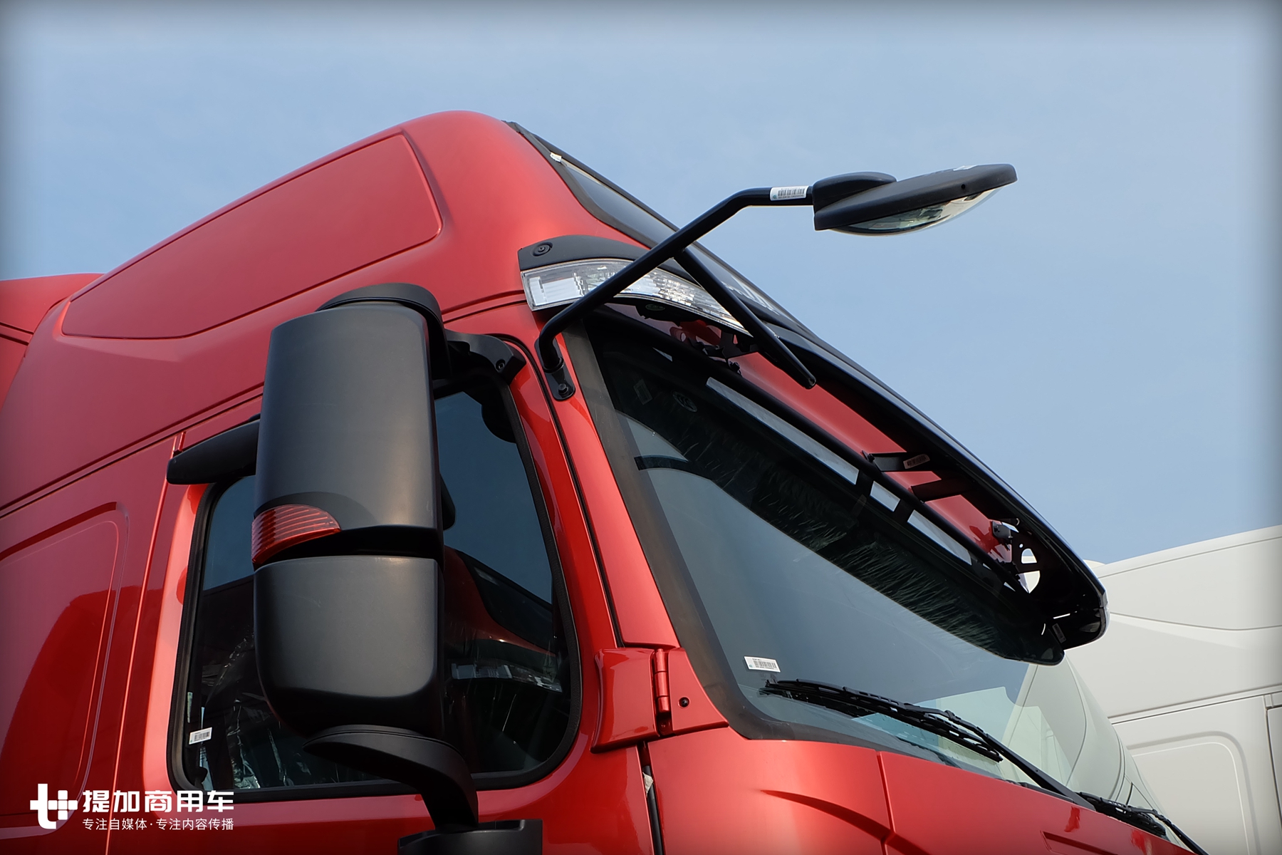 新款重汽t7牵引车,540马力的重汽