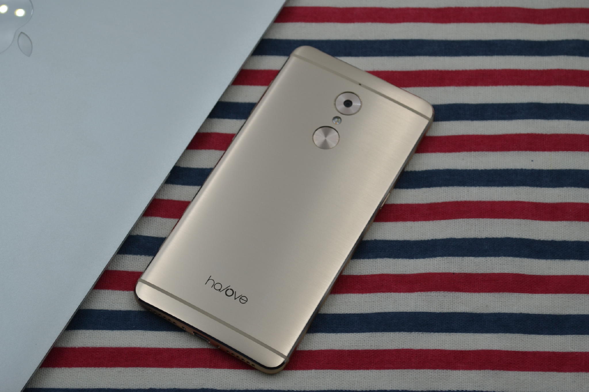 对家人的爱更多一点,九爱亲情手机HaloveH1上手测评