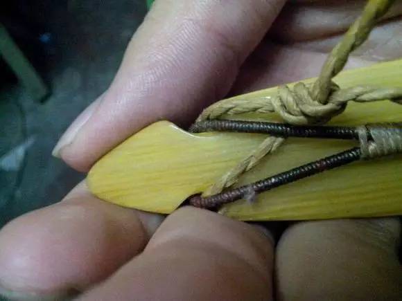 自动手表正确上弦姿势,上弦技巧