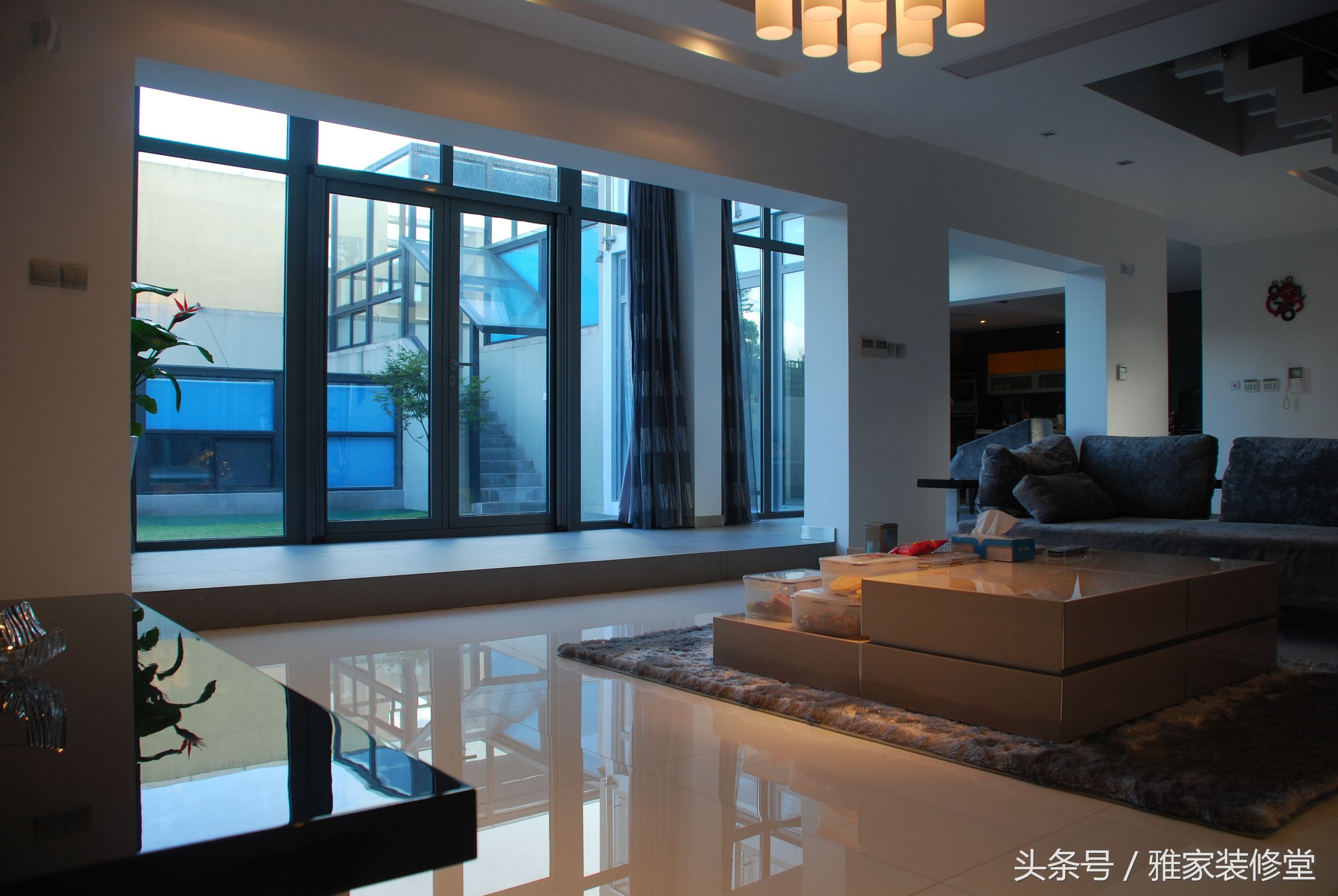 黑白金的极简轻奢风格,复古经典风低调奢华