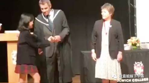 李嫣Style!王菲李亚鹏女儿变身超模05后都出来闯天涯了