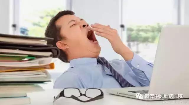开车时犯困最简单的提神方法,下午犯困怎么缓解