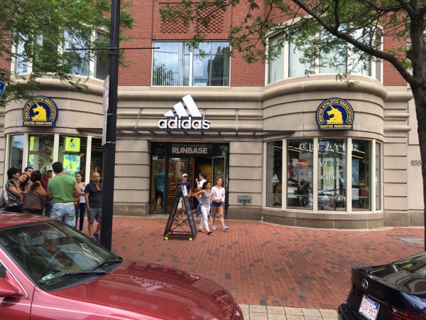 原来你是这样的UnderArmour？浅谈运动品牌小鲜肉——UA！