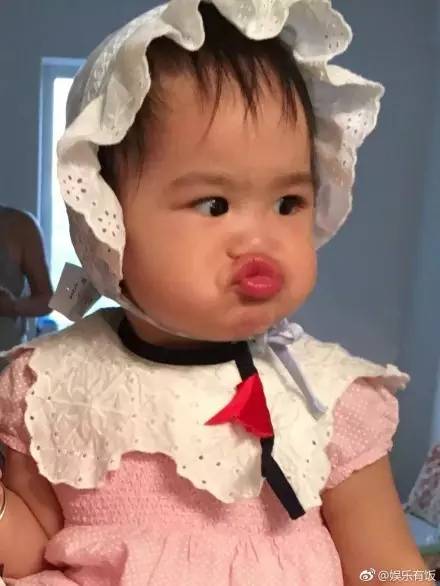 比起只用30块唇膏直播的伊能静，化妆我只服包文婧！