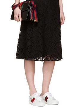 杨幂的最近穿的运动鞋,杨幂穿的薄荷绿运动鞋