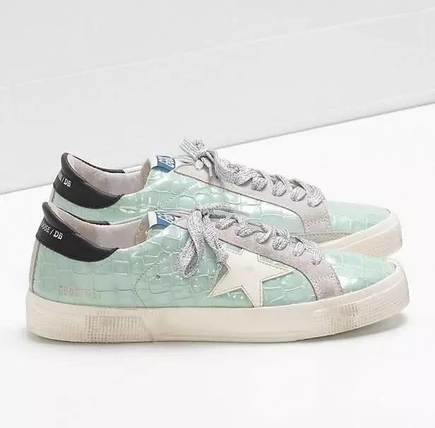 杨幂的最近穿的运动鞋,杨幂穿的薄荷绿运动鞋