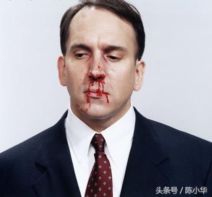 高血压发生意外怎么急救,高血压病人突然间不舒服如何自救