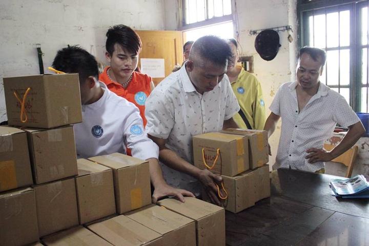 游机鸡是什么东西?吸引一群厨王跑到南宁农村吃