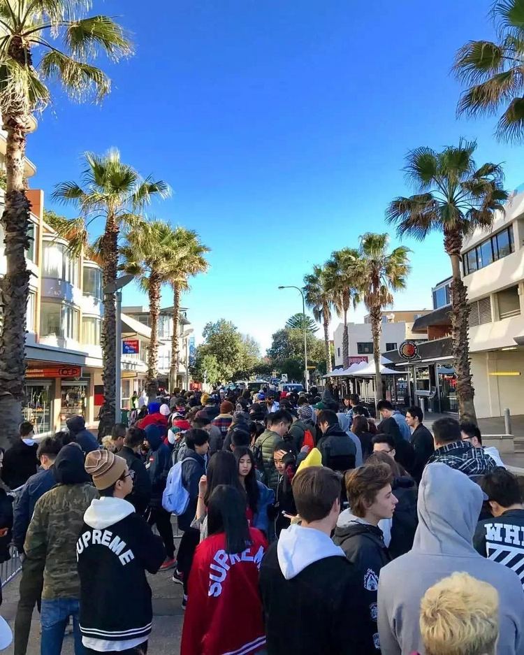 lv联名supreme火爆程度,lvxsupreme衬衫