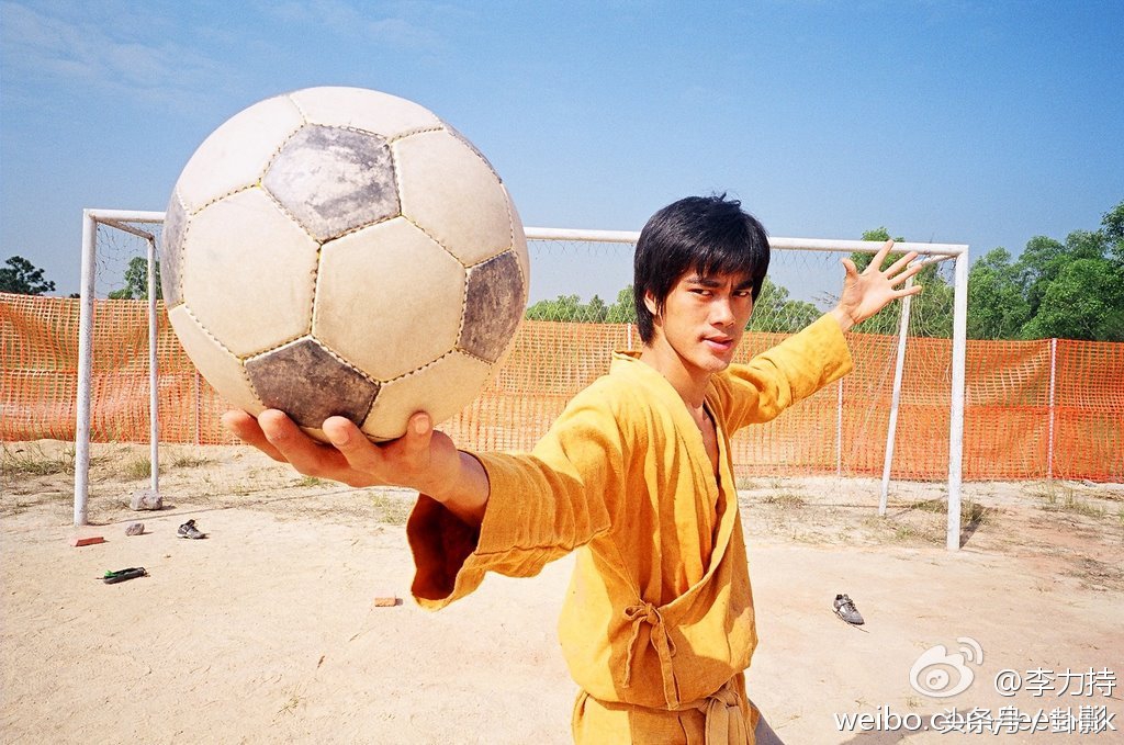 周星驰的少林足球有多么经典,周星驰致敬李小龙的细节