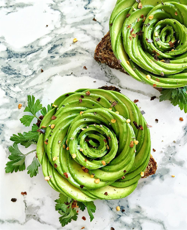 教你制作牛油果吐司,朋友圈晒早餐