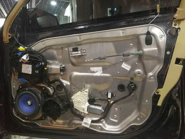 重庆奔驰s改装,重庆乐改汽车音响