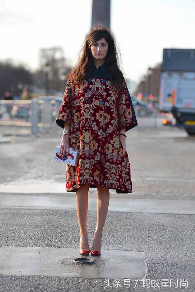 这个夏天你压箱底的波西米亚长裙又可以拿出来了