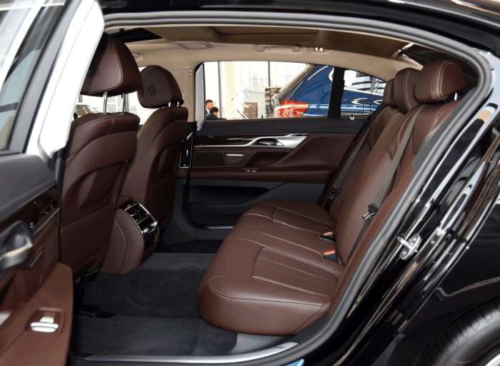 5年的宝马7系值不值得购买,哪年的宝马7系最值得购买