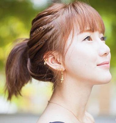 圆脸肉肉的女生扎什么发型,瓜子脸短头发夏天可以怎么扎头发