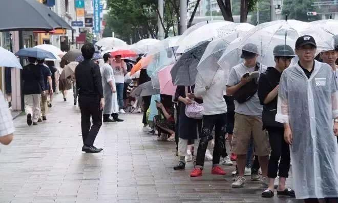 lv联名supreme火爆程度,lvxsupreme衬衫