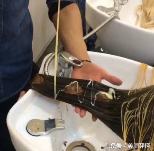 巧克力染发膏能和自然黑混合用吗,用巧克力酱染发