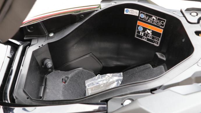 灏忎笝娴嬭瘎xcr300,灏忎笝璇勬祴宸濆磶ninja400