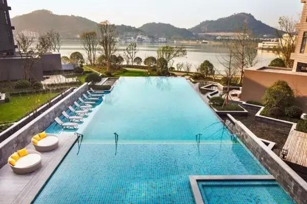 何必去马代,宁波这些美到窒息の无边泳池,就能让你一秒入海,即刻度假