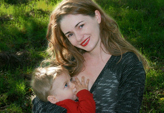 孩子吐奶是怎么回事如何预防宝宝吐奶