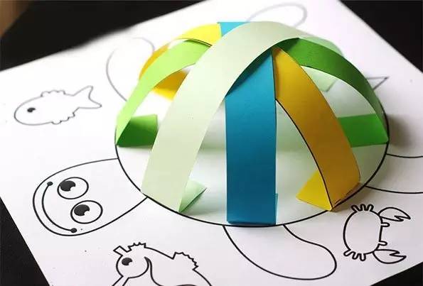 怎么用一个塑料瓶给小乌龟做家,幼儿用鸡蛋盒制作手工小乌龟教程