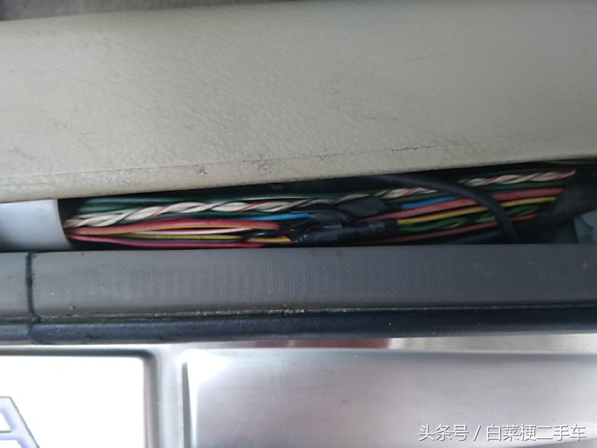 2017款天籁事故二手车多少钱,一万多块钱的天籁事故车