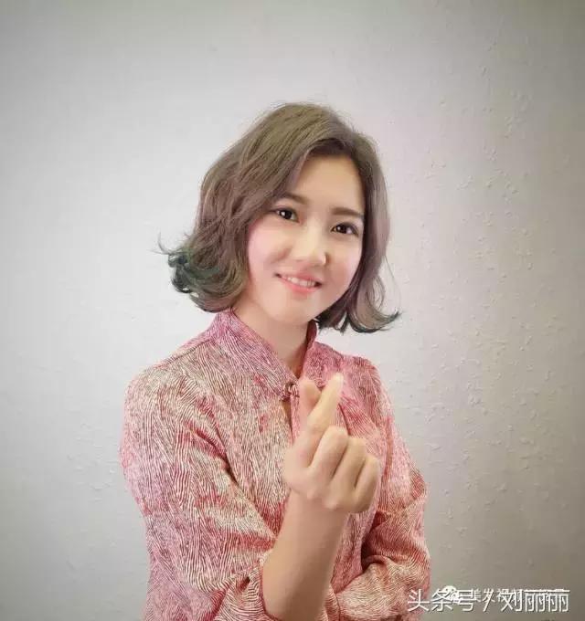 今年流行的发型中发,今年流行新式发型