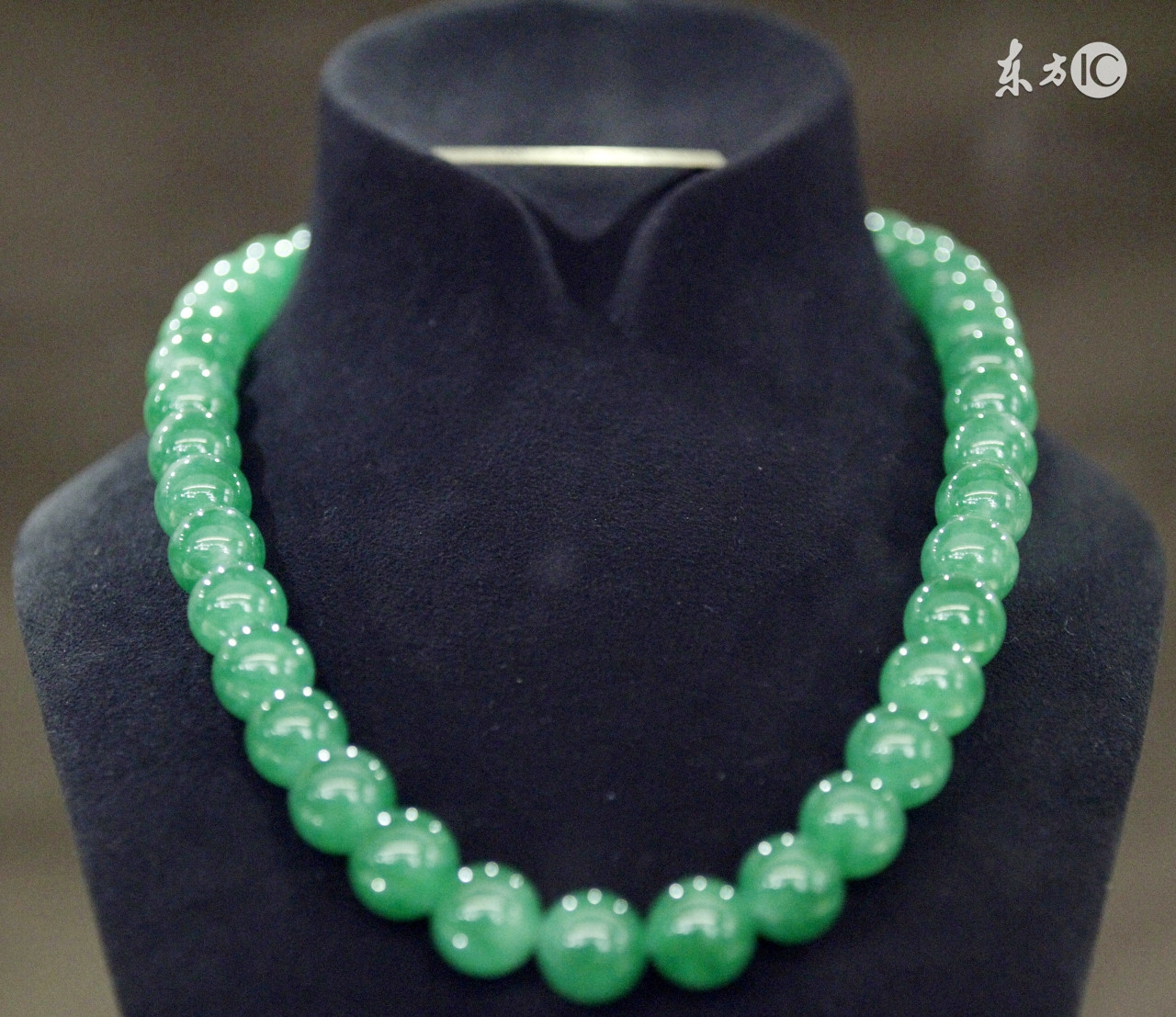 短篇小说:天价翡翠镯子谜案(一)