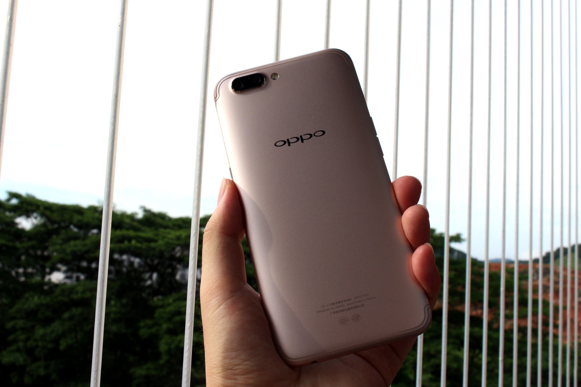 oppor11值得买二手,oppor11好用吗值得入手吗