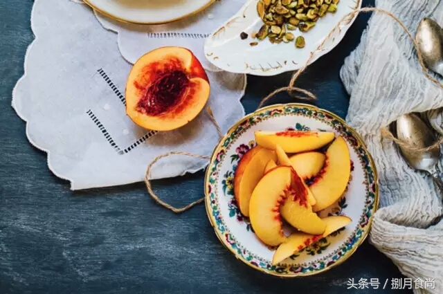 吃桃季节,夏天吃桃正当季