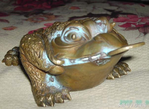 你家有三脚蟾蜍摆件吗?风水作用真的太神奇了!