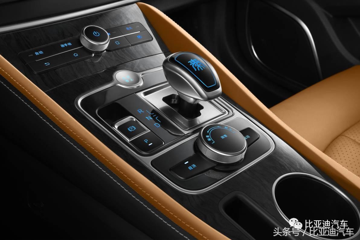 为极致体验而生16.99万比亚迪2017款秦EV300精英型全面到店