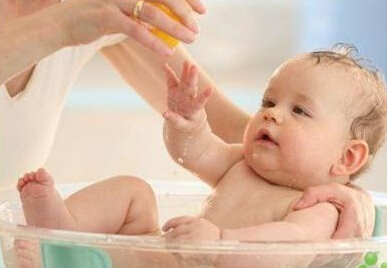 婴儿夏季常见皮肤病有哪些,一岁宝宝夏季常见皮肤病