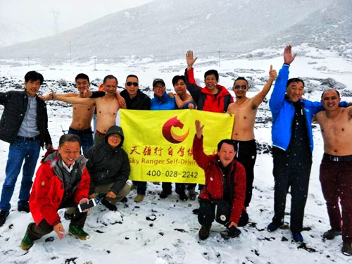 能去新疆和西藏旅行的丰田普拉多,丰田普拉多川藏线租车