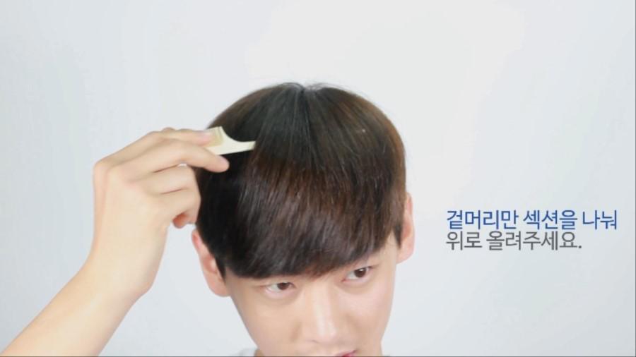 起床之后头发扁塌塌的，一点都不有型，今天教大家一个三分钟就能完美拯救的方法