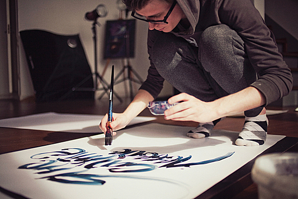 fendi芬迪刺绣小怪兽,fendi联名艺术家