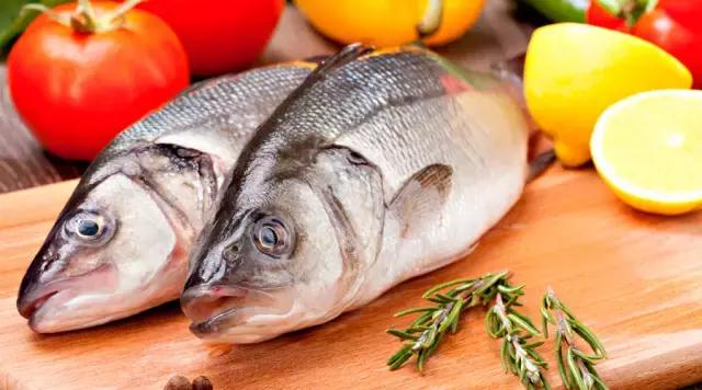 买鱼时学会这2个挑选技巧,买条鱼怎么吃最好
