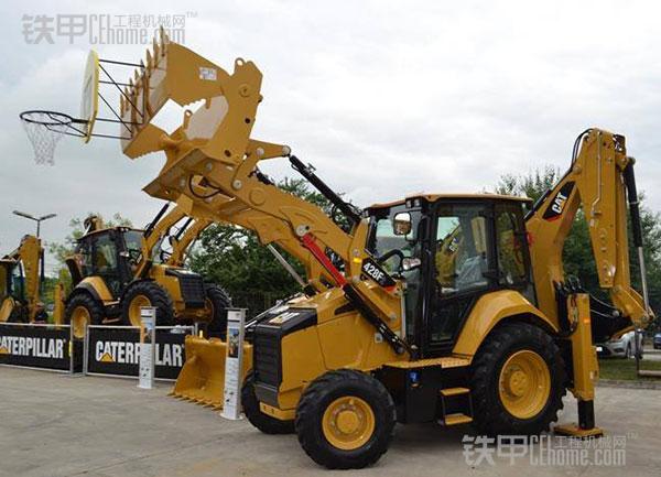 新来的菜鸟又把“挖掘机”开翻了！每周工程机械酷图（18）