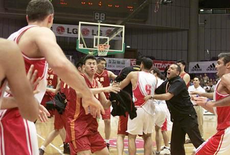 篮球场打架会被怎么处罚,篮球场互殴怎么判罚