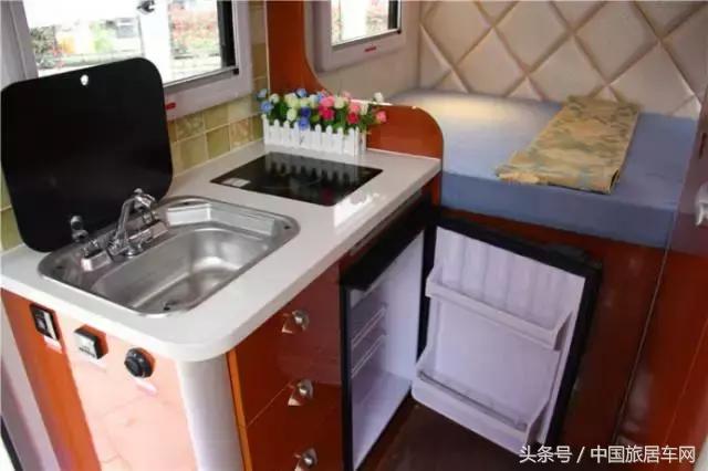 飞神双拓展自动挡c型房车蓝牌,大通房车c型房车价目表