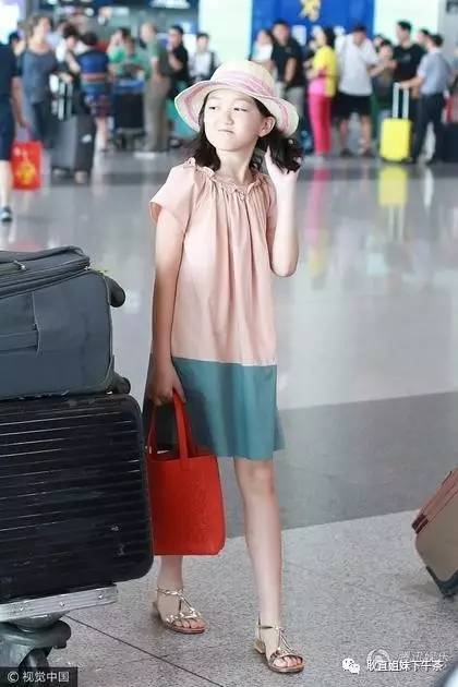 李嫣Style!王菲李亚鹏女儿变身超模05后都出来闯天涯了