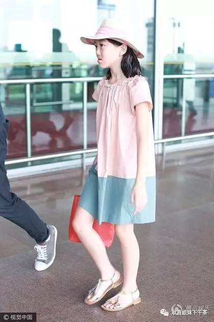 李嫣Style!王菲李亚鹏女儿变身超模05后都出来闯天涯了