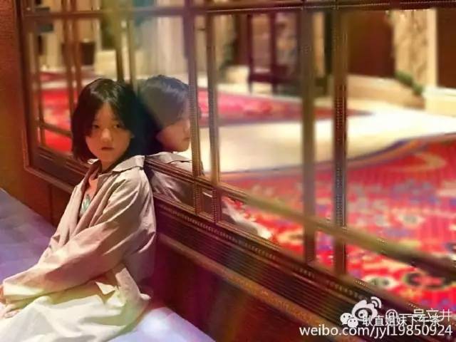 李嫣Style!王菲李亚鹏女儿变身超模05后都出来闯天涯了
