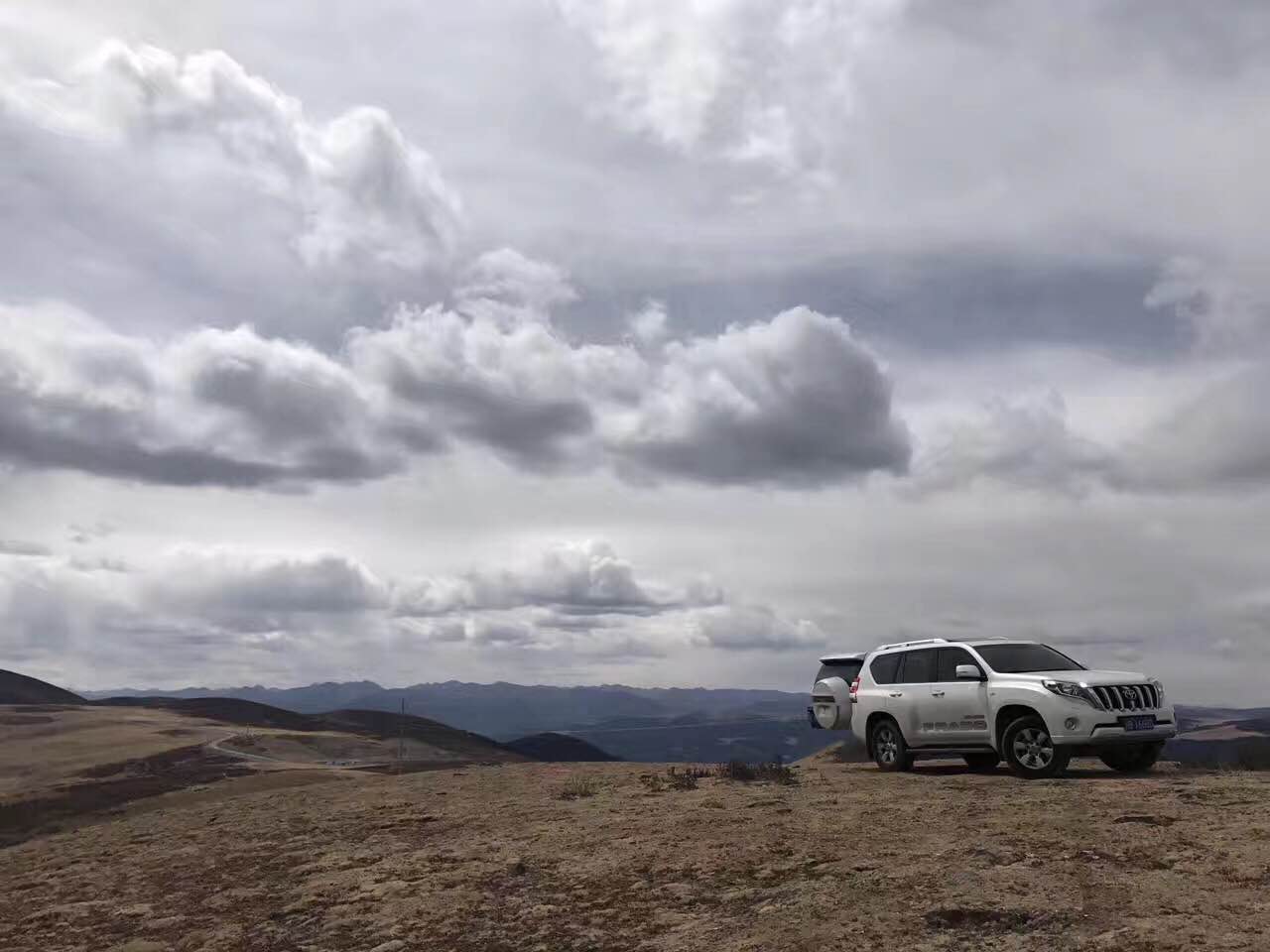 开普拉多自驾318川藏线多少钱,去西藏租陆巡什么价格