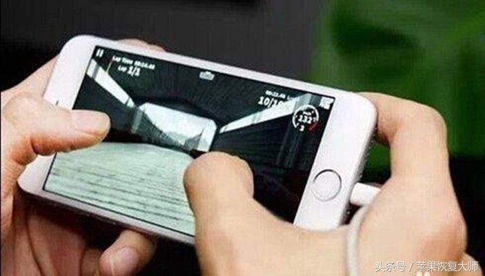 手机不能拆电池是在逼你换手机?停一下,瞅准了再开喷!