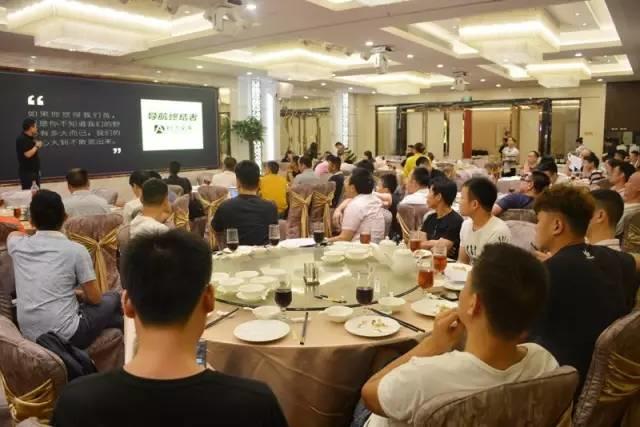 套框无套路众易畅行业首推百变竖屏车机