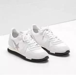 杨幂的最近穿的运动鞋,杨幂穿的薄荷绿运动鞋