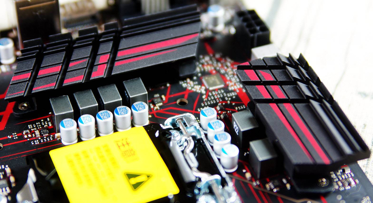 推荐配置不足6000，砸折矿工斧，刀斩傲腾腰