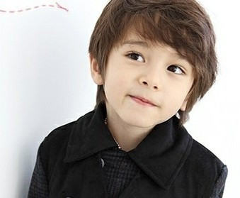 10岁的女孩脸上长斑是什么原因,12岁男孩脸上长斑是什么原因